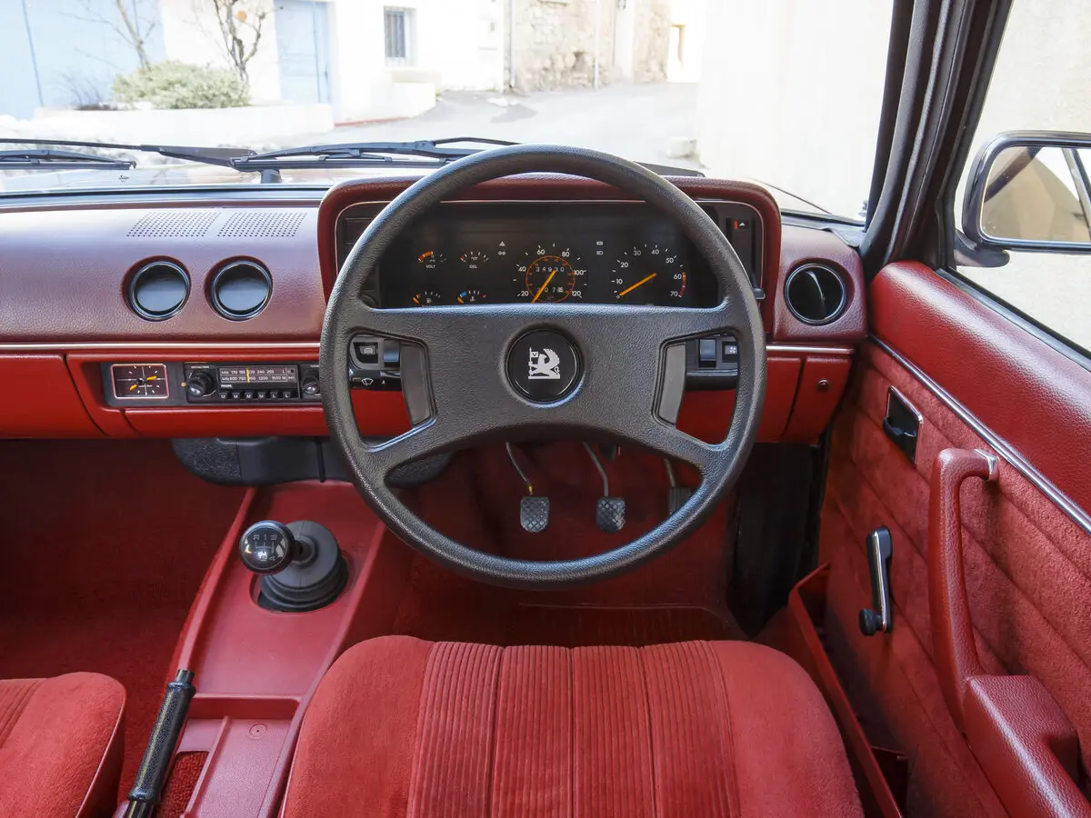 Vauxhall Cavalier I Седан — photo 8