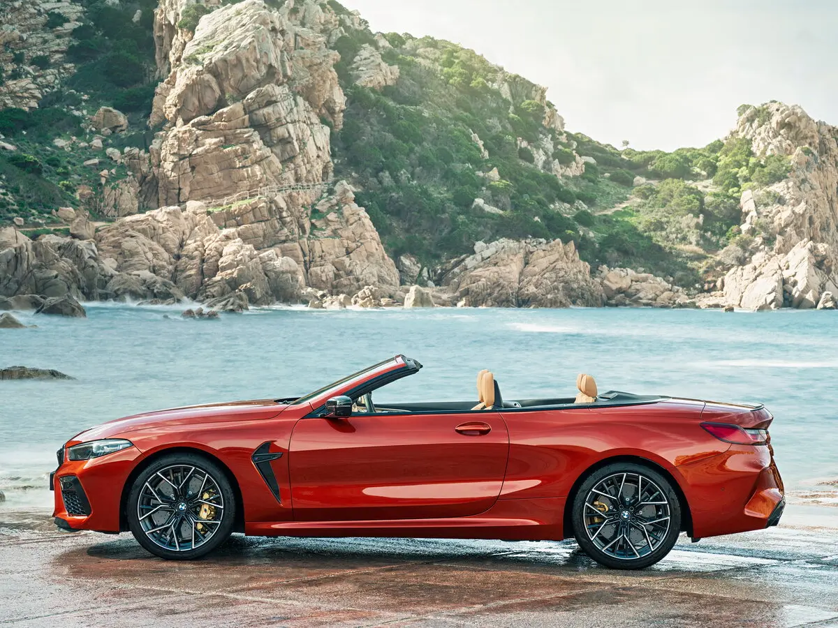 BMW M8 I (F91/F92/F93) Кабриолет — 照片 2