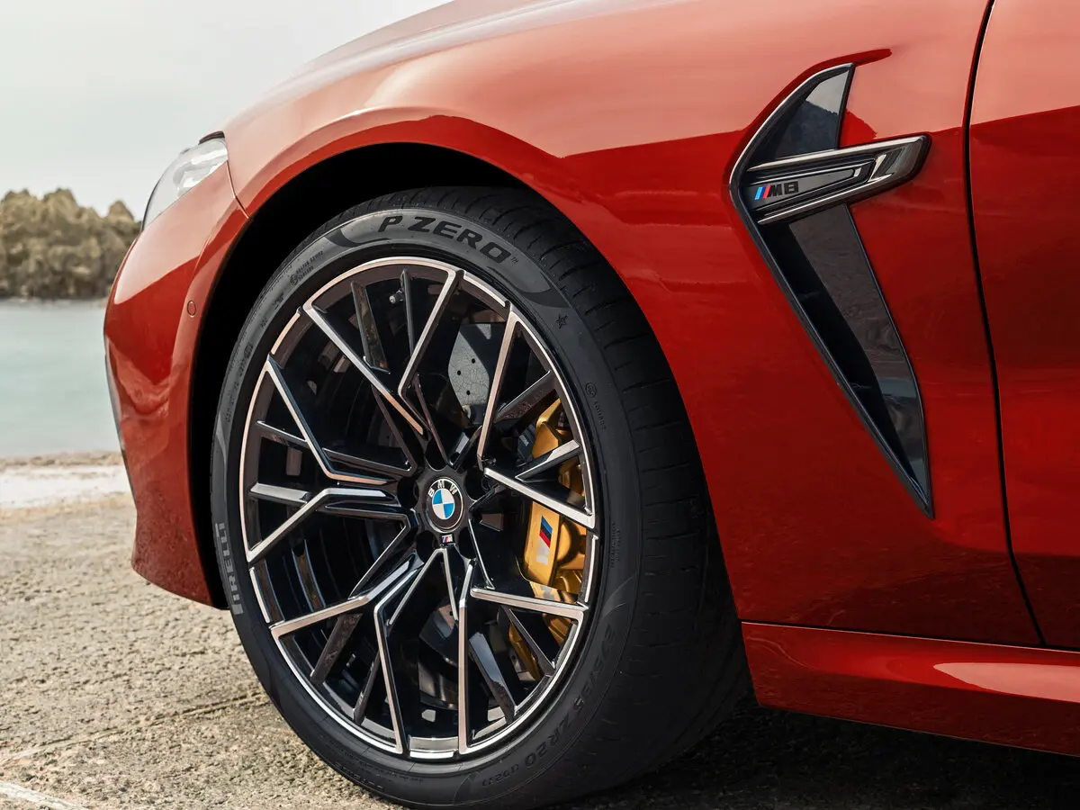 BMW M8 I (F91/F92/F93) Кабриолет — 照片 18