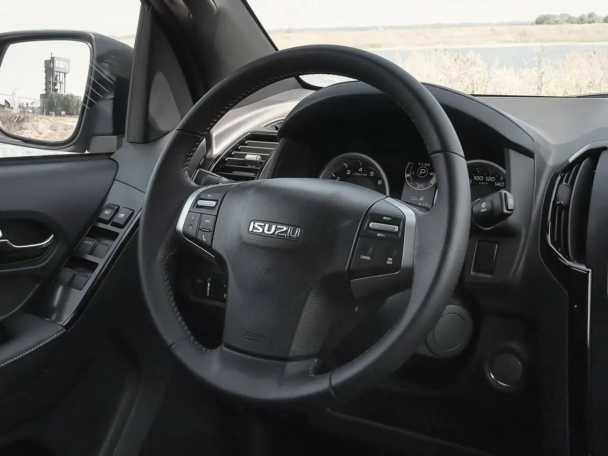 Isuzu D-Max II Рестайлинг Пикап Полуторная кабина — 照片 7