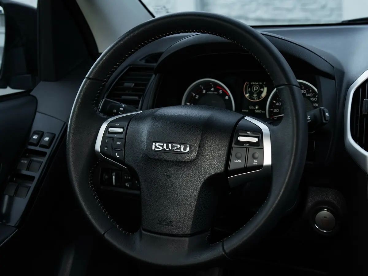 Isuzu D-Max II Рестайлинг Пикап Двойная кабина — сүрөт 9