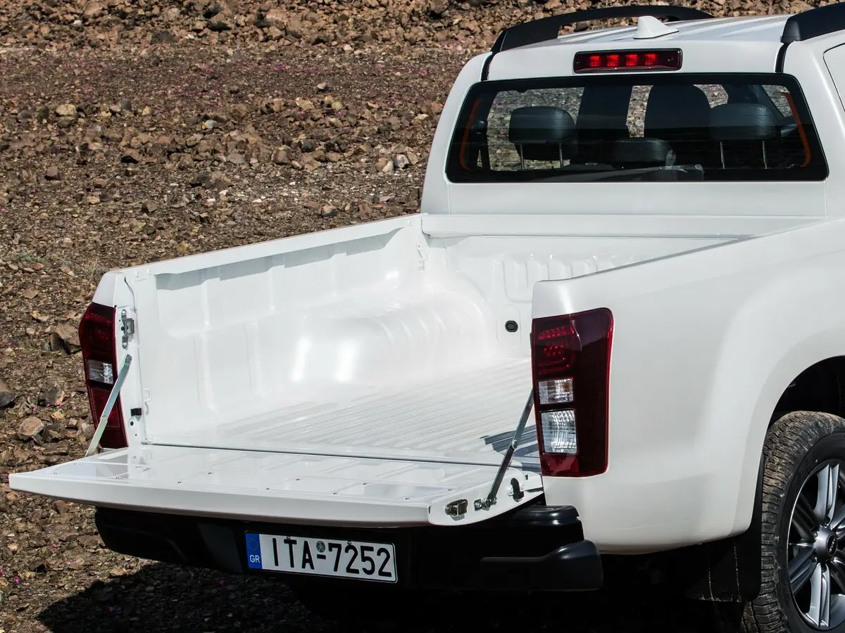 Isuzu D-Max II Рестайлинг Пикап Двойная кабина — сүрөт 12