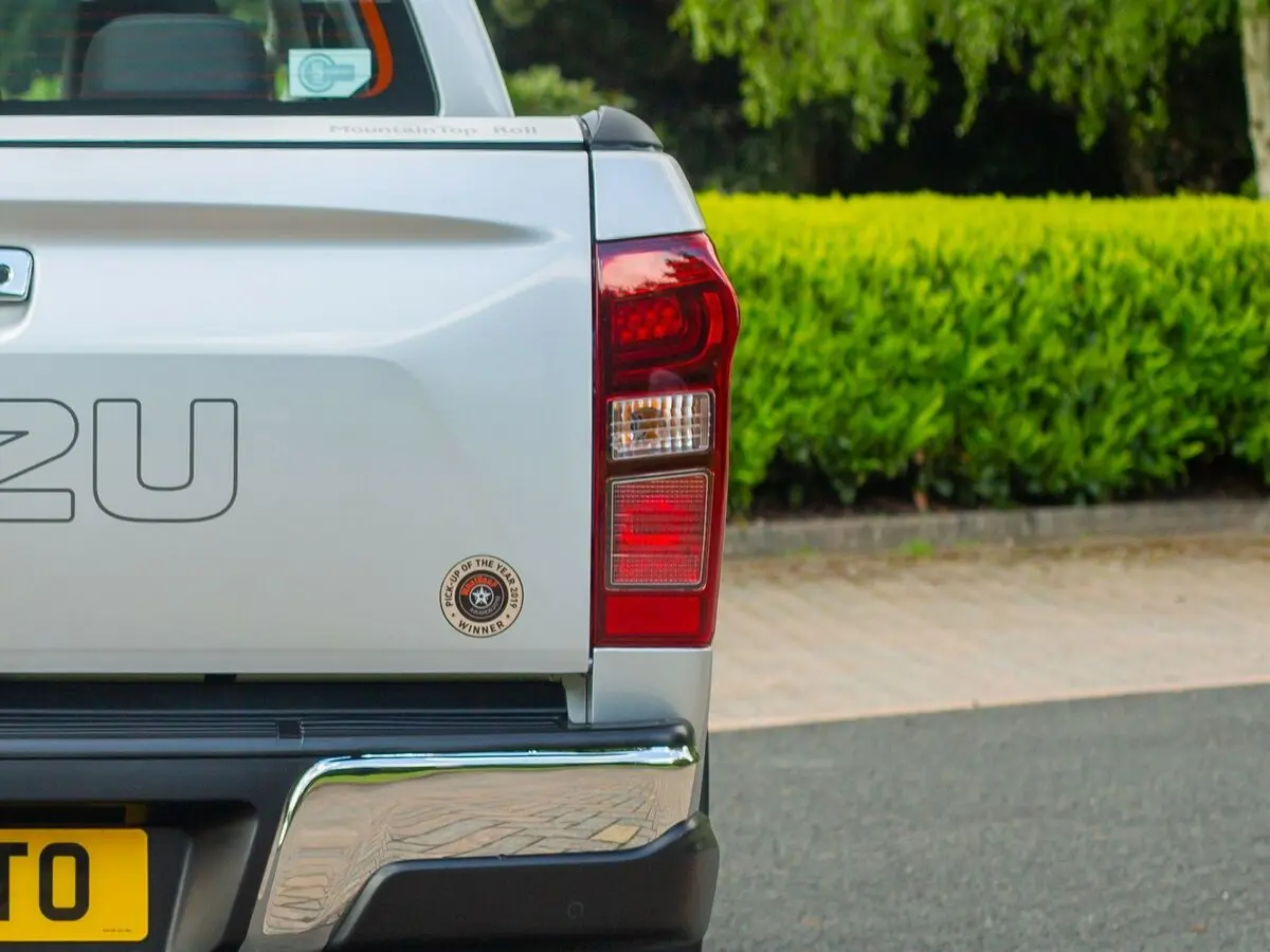 Isuzu D-Max II Рестайлинг Пикап Двойная кабина — сүрөт 14