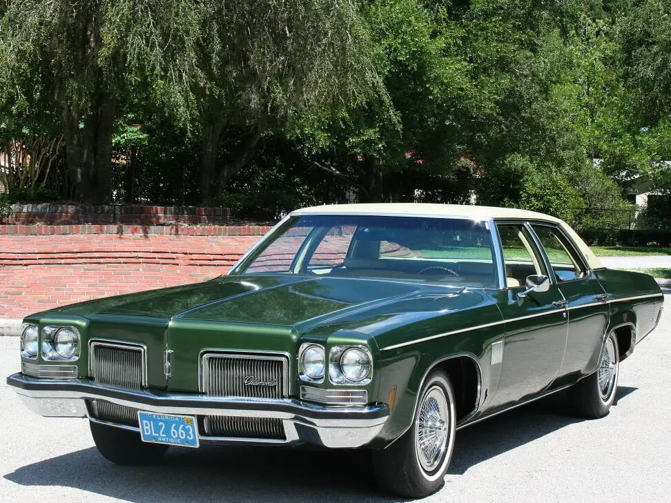 Oldsmobile Eighty-Eight VII Седан