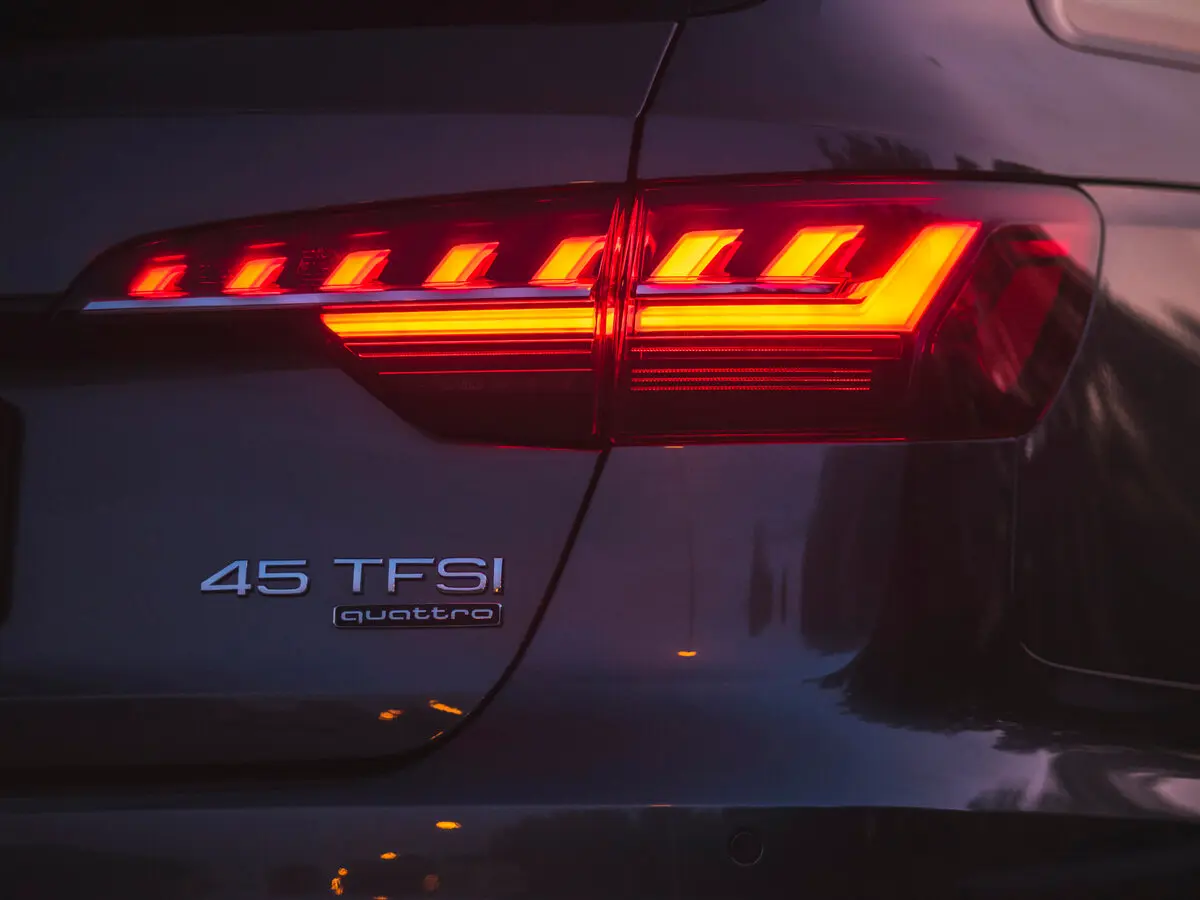 Audi A4 V (B9) Рестайлинг Универсал 5 дв. — сүрөт 16