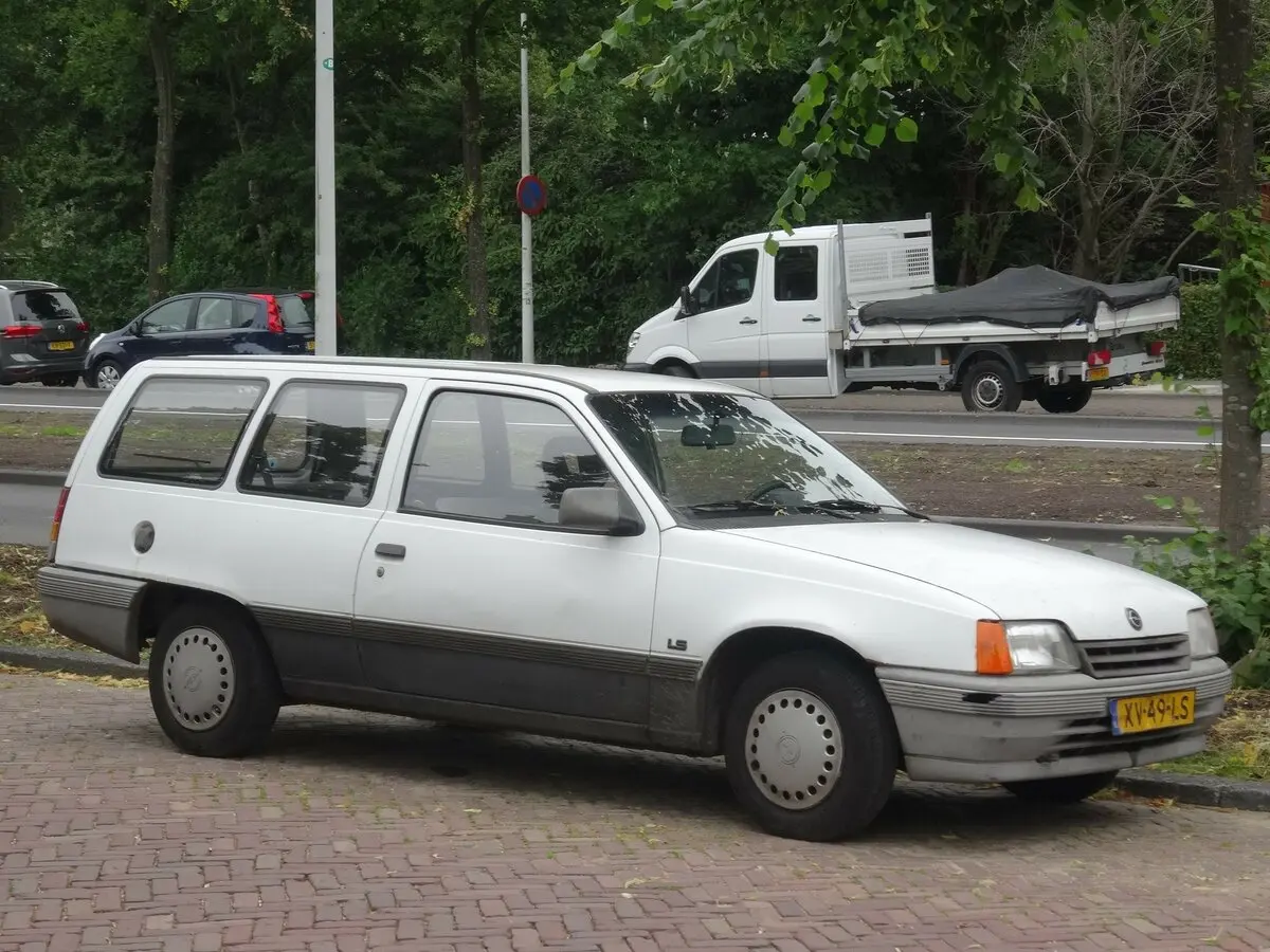 Opel Kadett E Рестайлинг Универсал 3 дв.