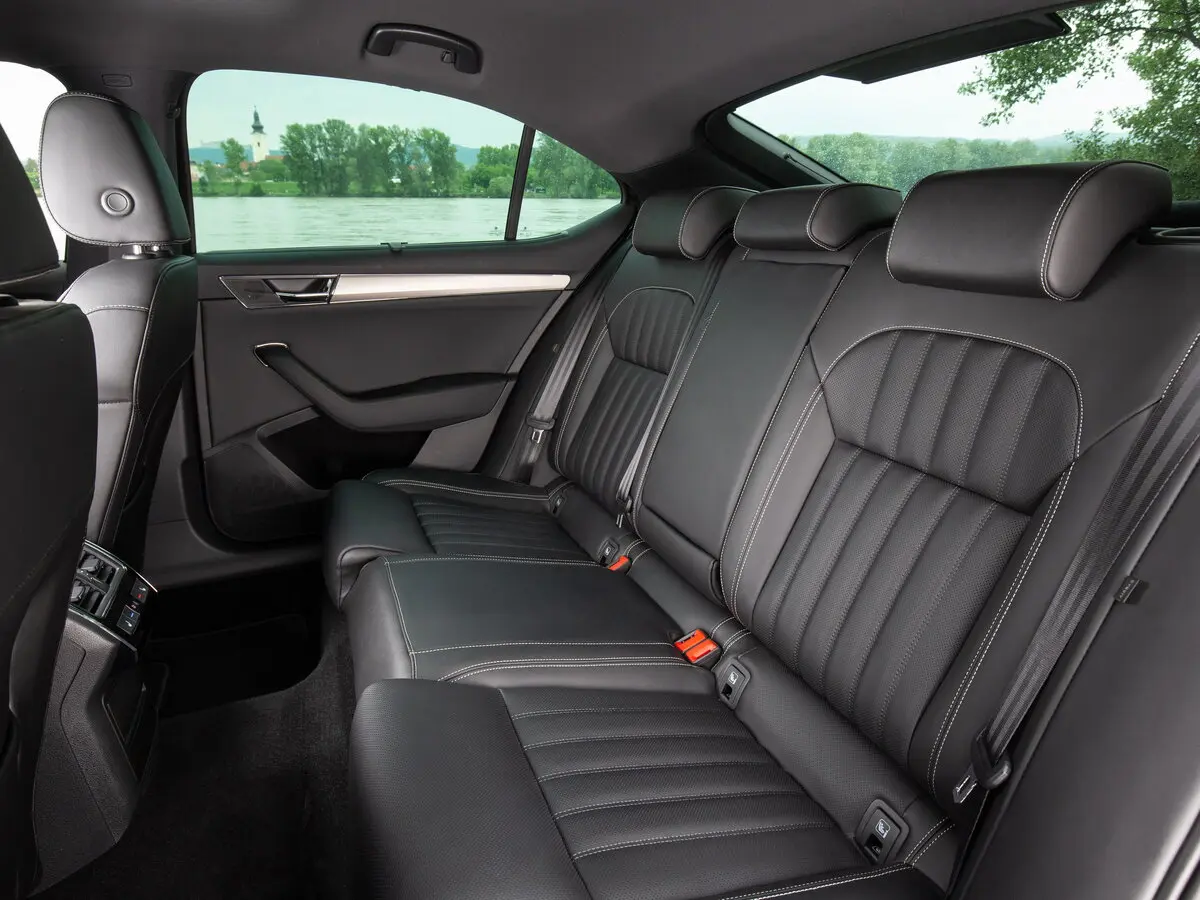 Skoda Superb III Рестайлинг Лифтбек — сүрөт 9