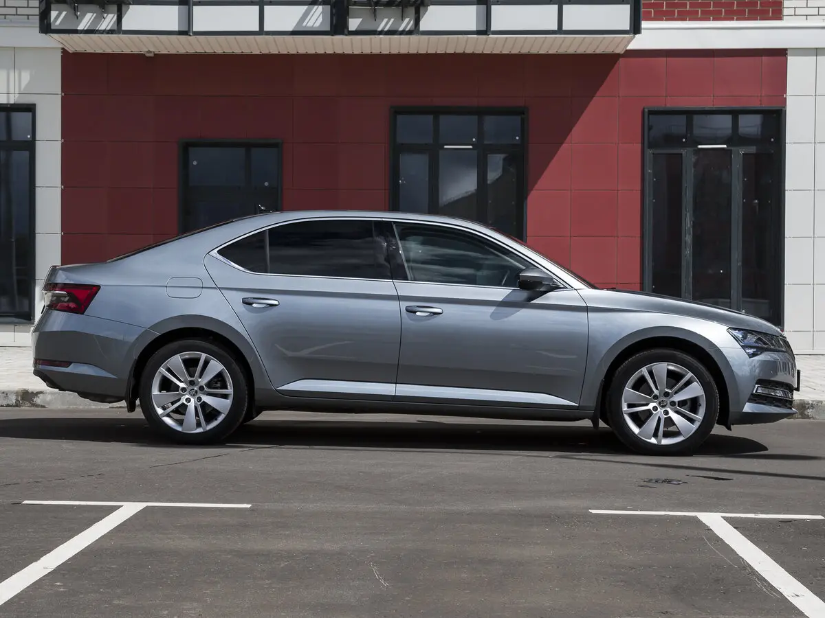Skoda Superb III Рестайлинг Лифтбек — сүрөт 18