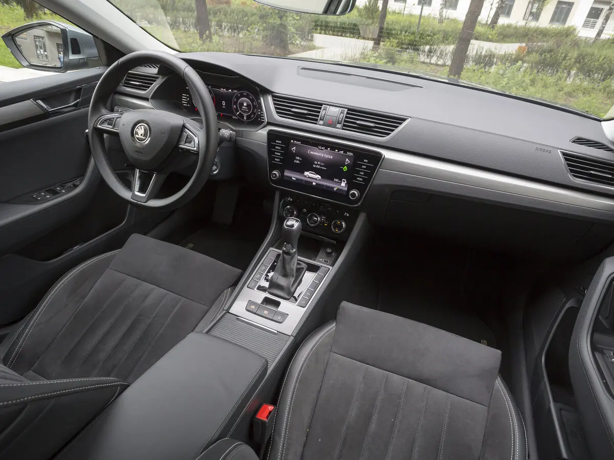 Skoda Superb III Рестайлинг Лифтбек — сүрөт 23
