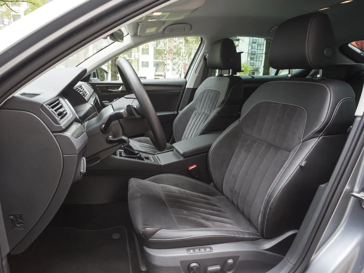 Skoda Superb III Рестайлинг Лифтбек — сүрөт 24