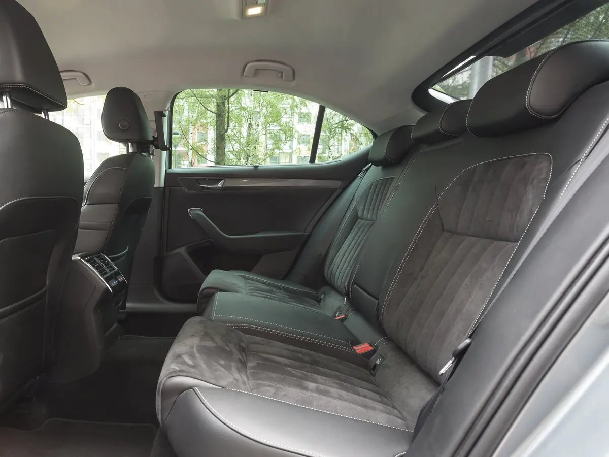 Skoda Superb III Рестайлинг Лифтбек — сүрөт 27