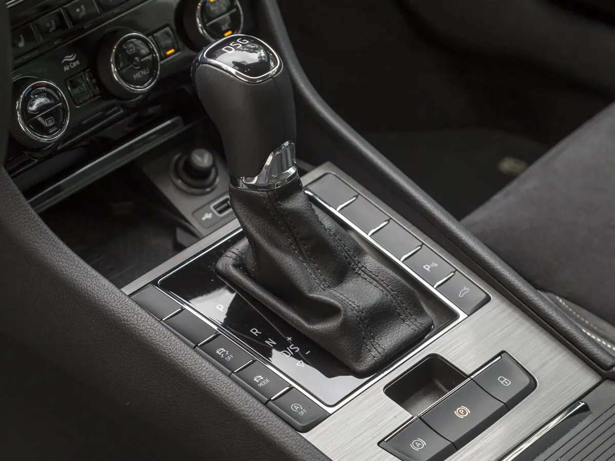 Skoda Superb III Рестайлинг Лифтбек — сүрөт 28