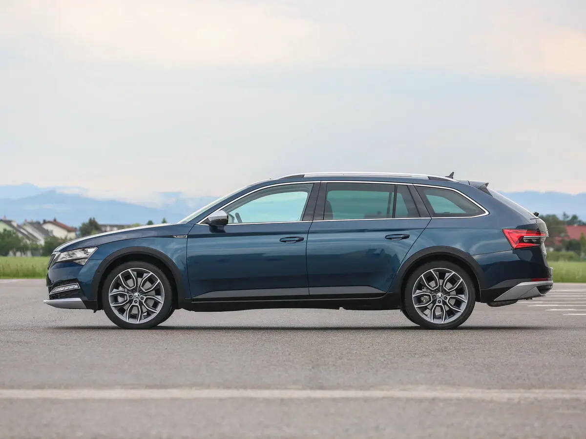 Skoda Superb III Рестайлинг Универсал 5 дв. Scout — сүрөт 2