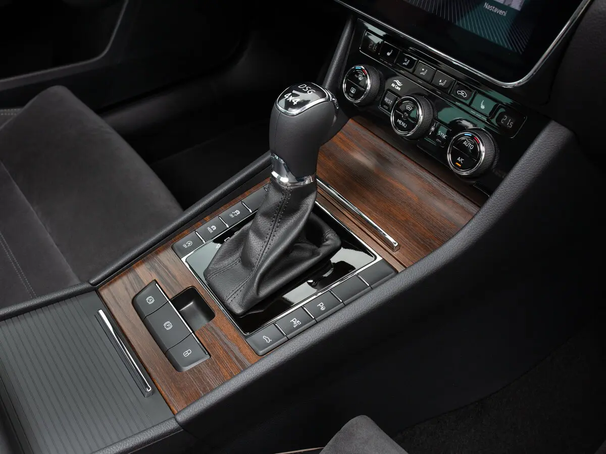 Skoda Superb III Рестайлинг Универсал 5 дв. Scout — сүрөт 9