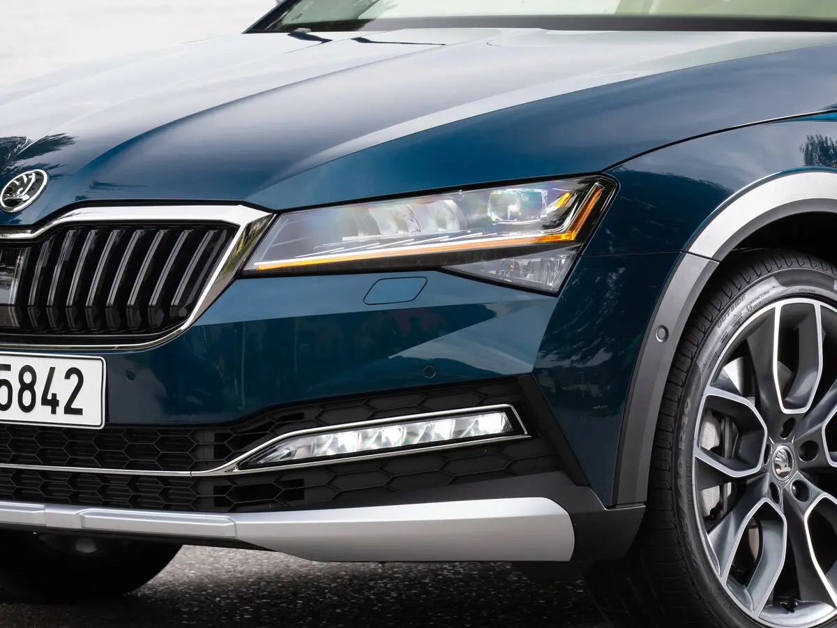 Skoda Superb III Рестайлинг Универсал 5 дв. Scout — сүрөт 12