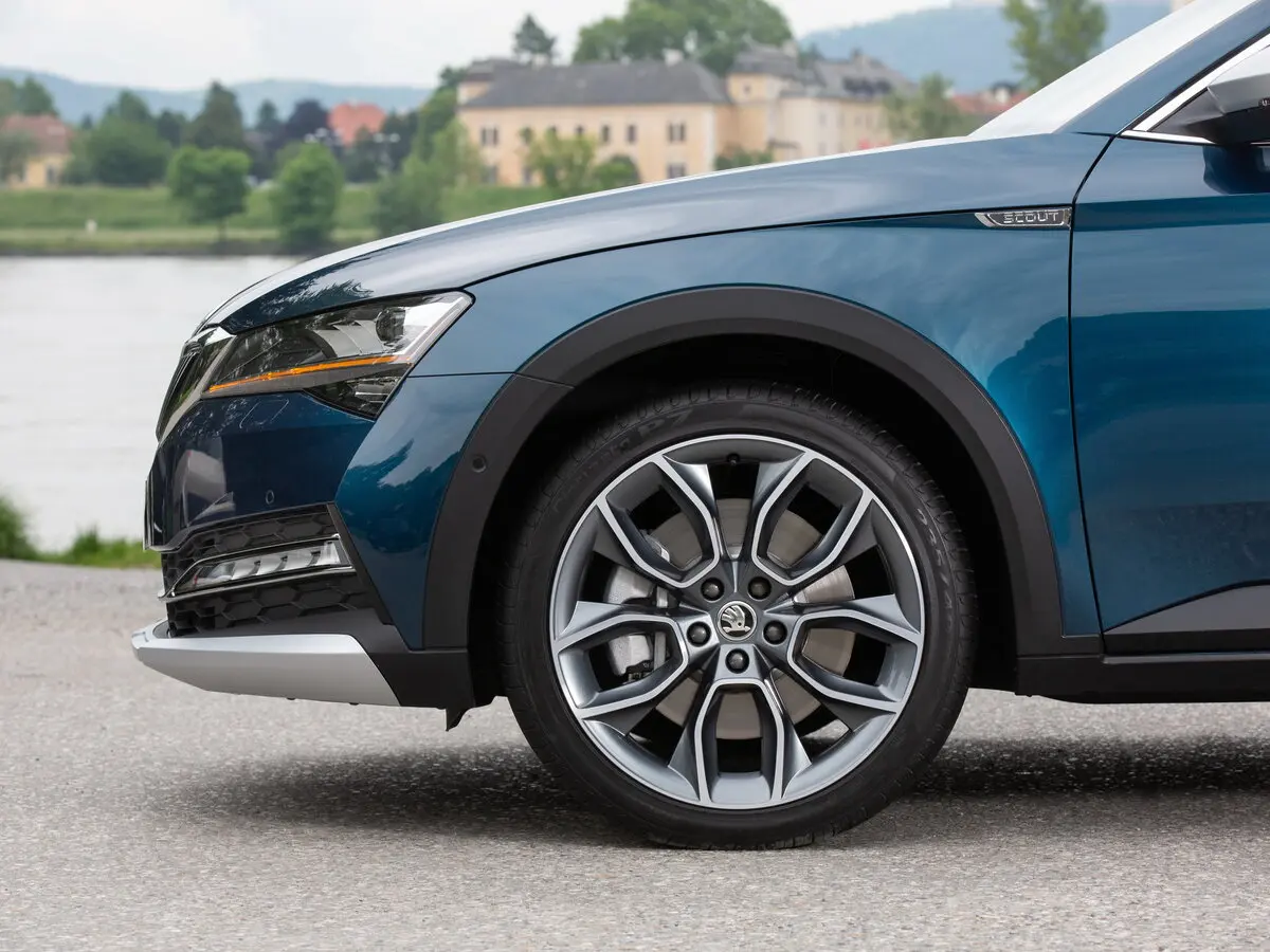 Skoda Superb III Рестайлинг Универсал 5 дв. Scout — сүрөт 16