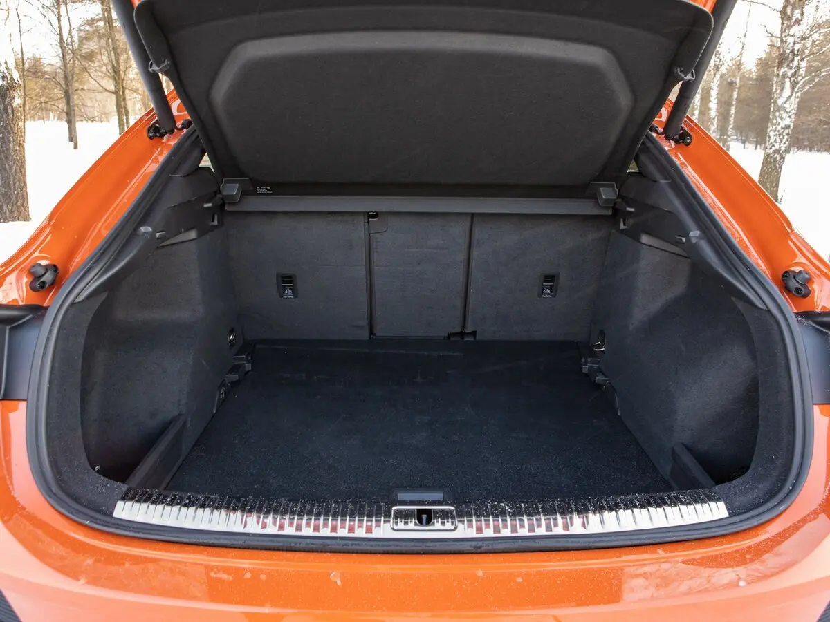 Audi Q3 Sportback II (F3) Внедорожник 5 дв. — сүрөт 29