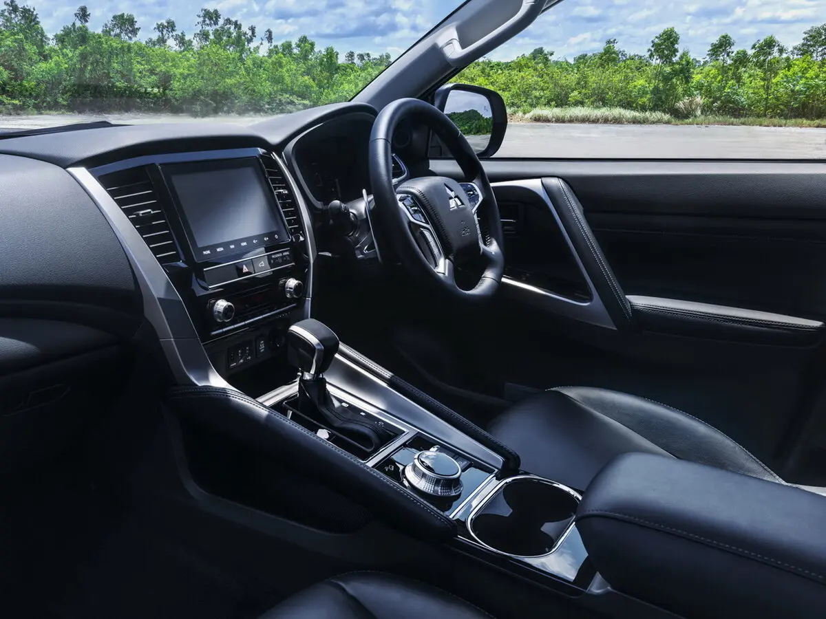 Mitsubishi Pajero Sport III Рестайлинг Внедорожник 5 дв. — фото 7