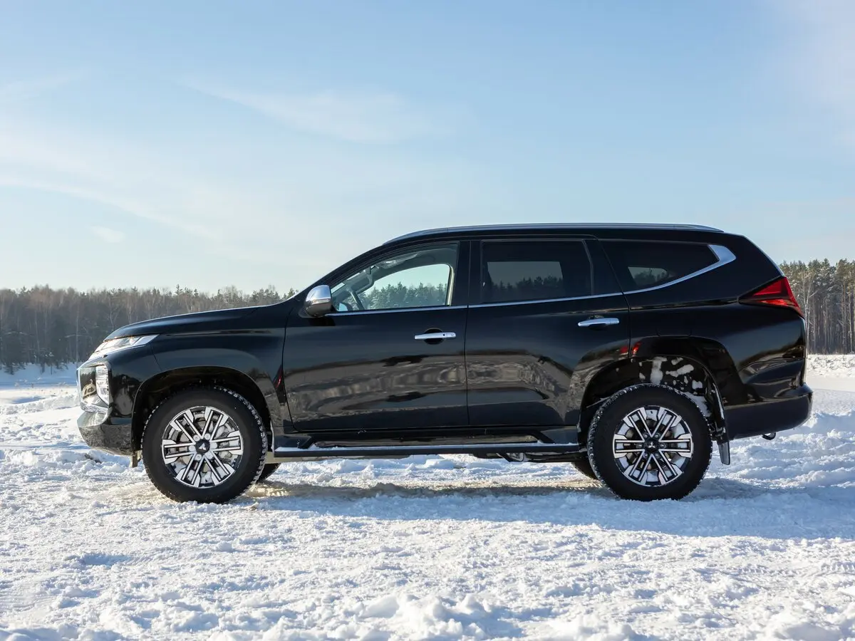 Mitsubishi Pajero Sport III Рестайлинг Внедорожник 5 дв. — фото 19