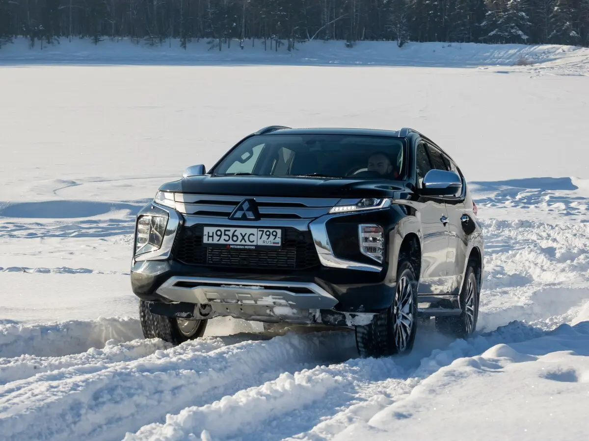 Mitsubishi Pajero Sport III Рестайлинг Внедорожник 5 дв. — фото 20
