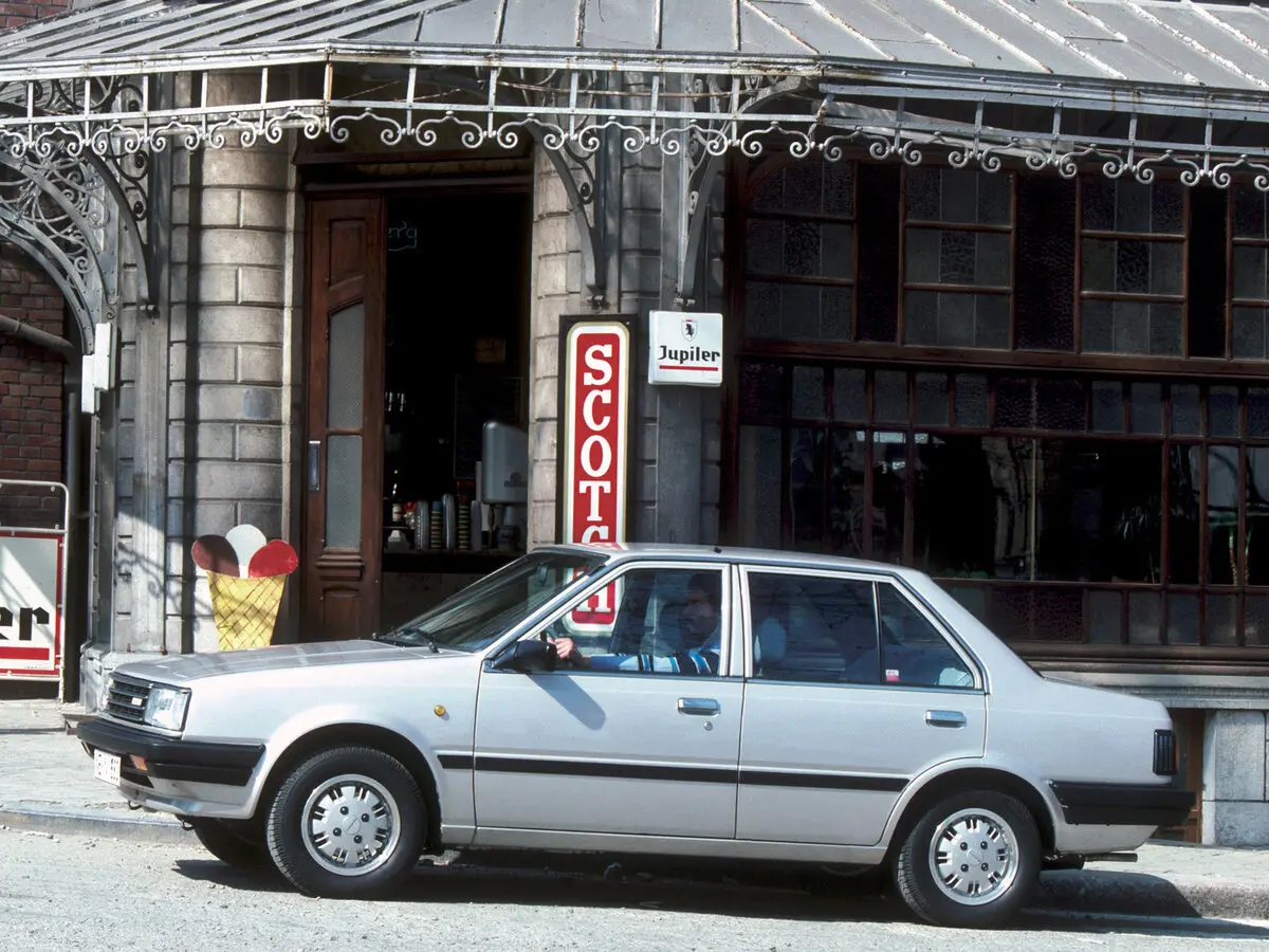Nissan Sentra I (B11) Седан — сүрөт 2