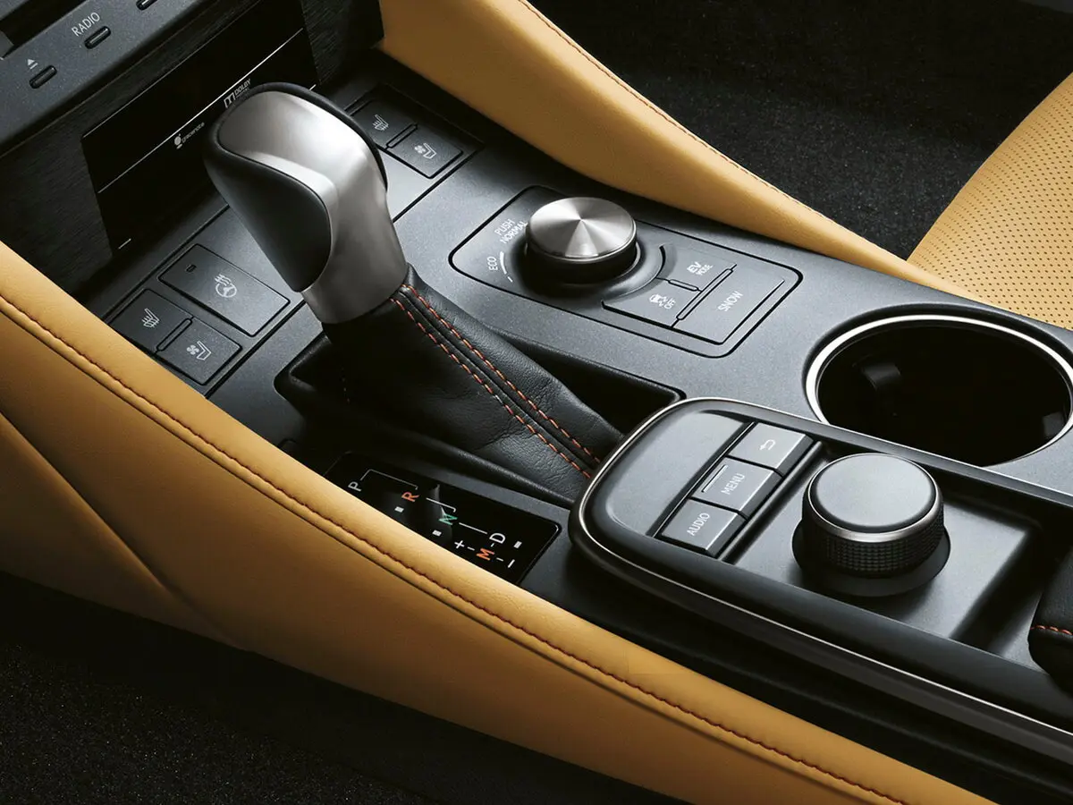 Lexus RC I Рестайлинг Купе — сүрөт 12