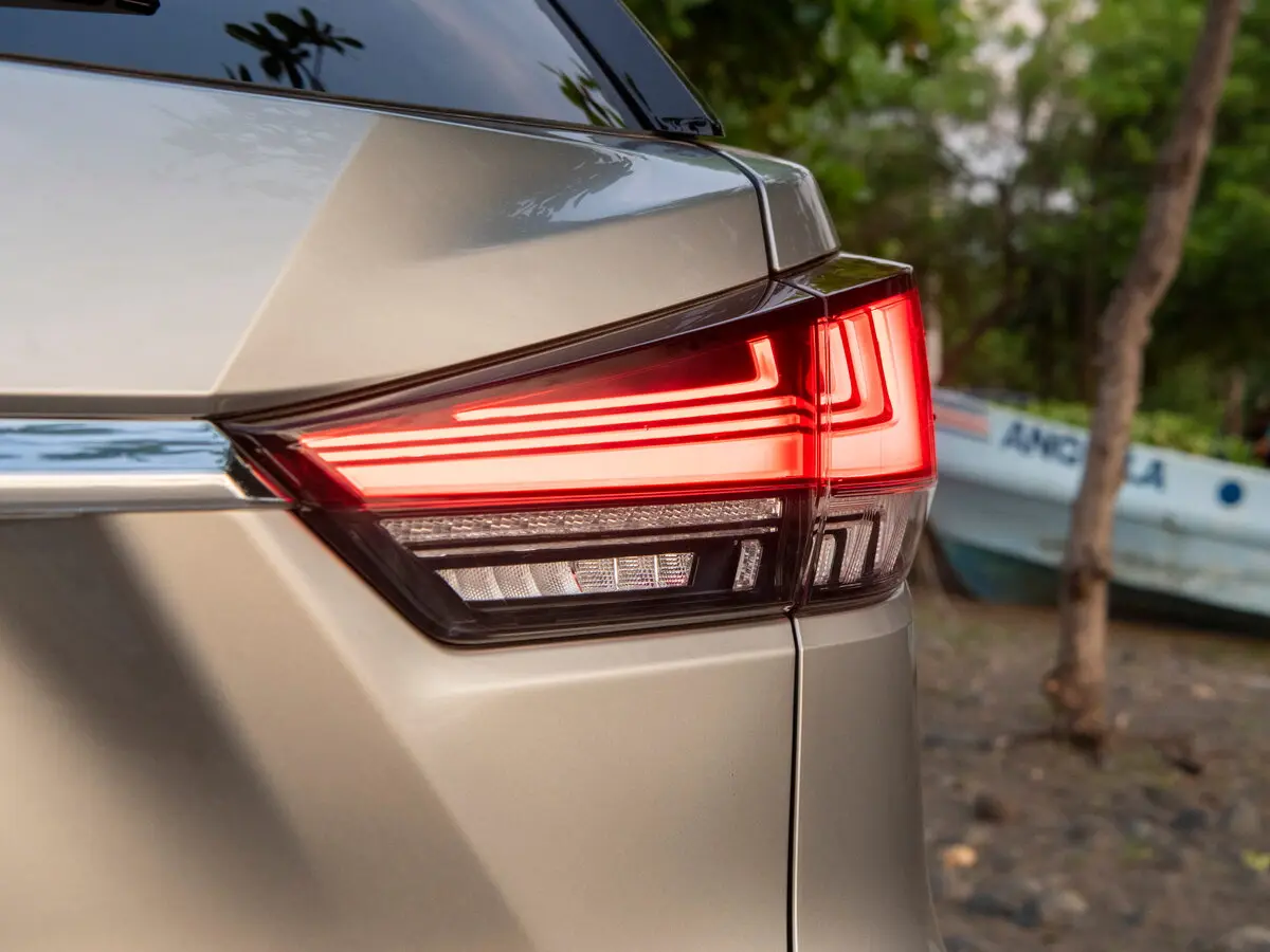 Lexus RX IV Рестайлинг Внедорожник 5 дв. L — фото 16