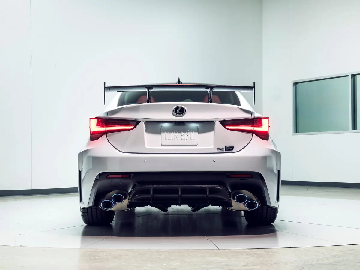 Lexus RC F I Рестайлинг Купе — 照片 3