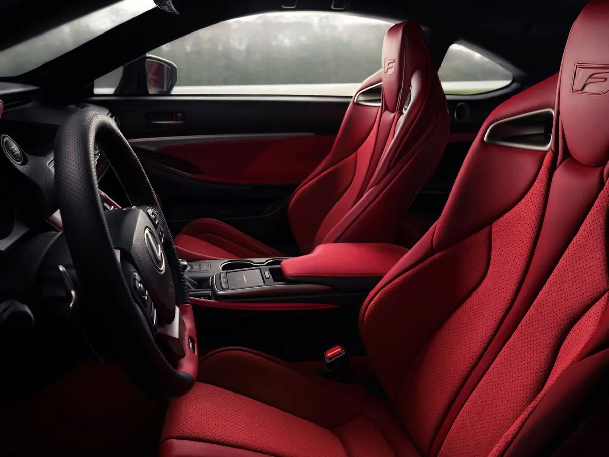 Lexus RC F I Рестайлинг Купе — 照片 7