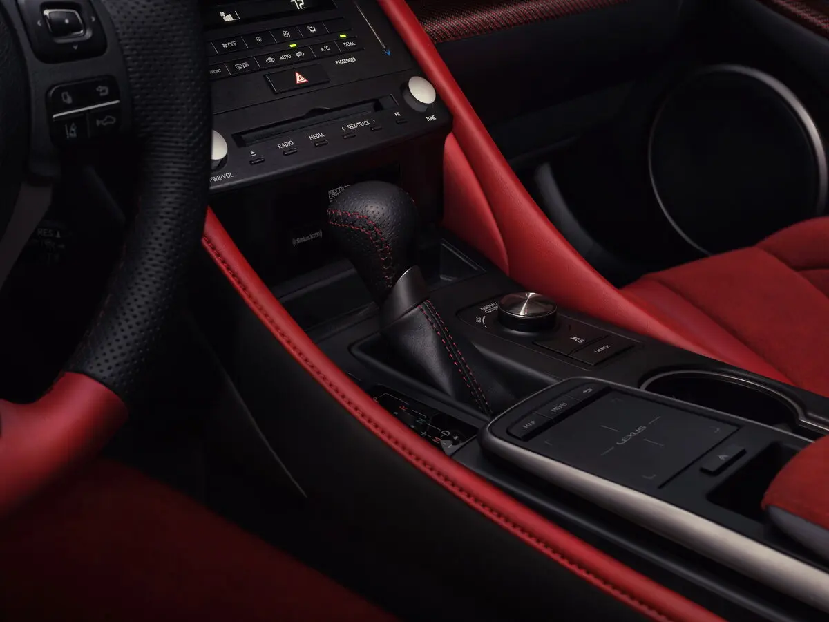 Lexus RC F I Рестайлинг Купе — 照片 8
