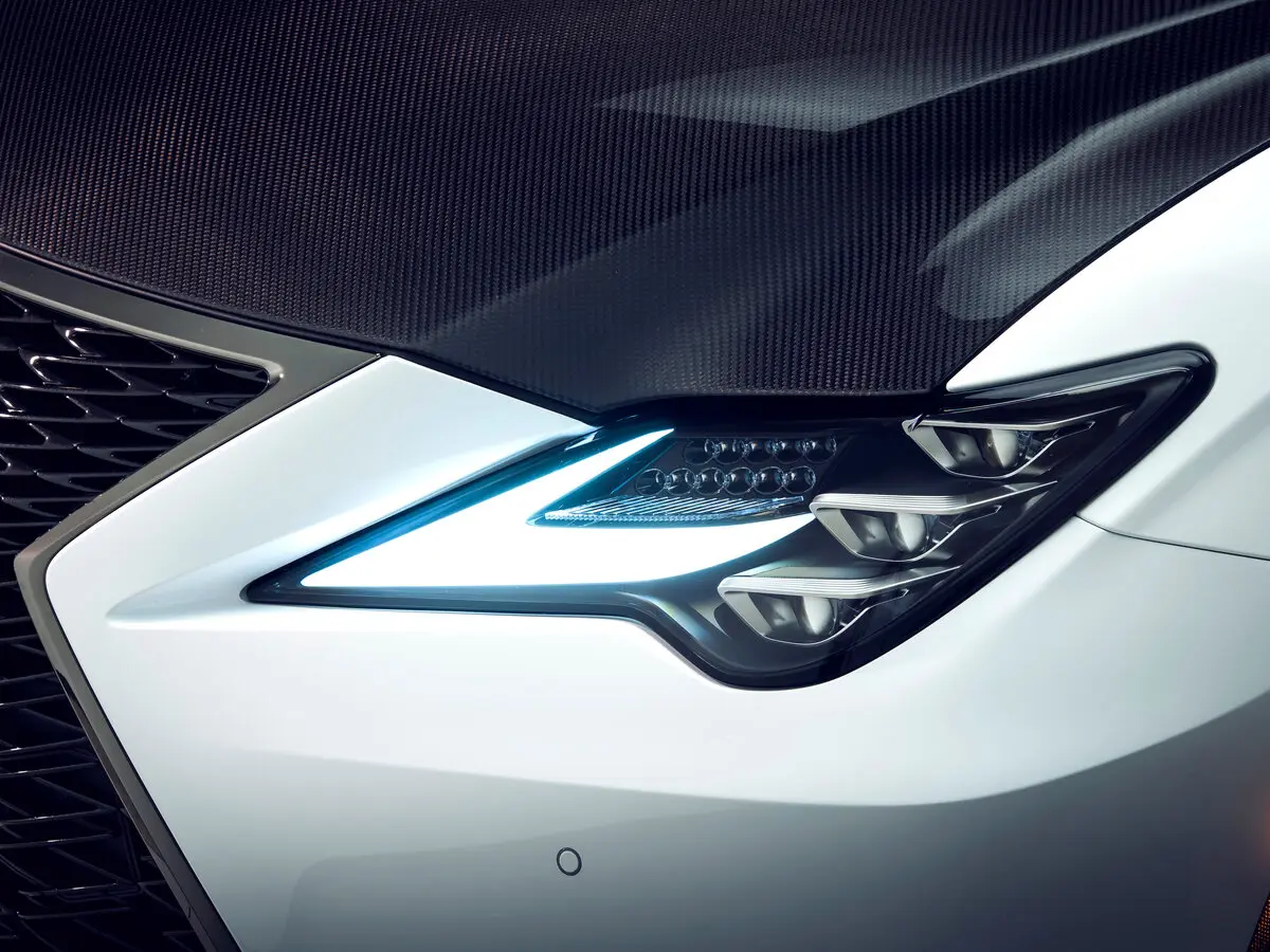 Lexus RC F I Рестайлинг Купе — 照片 10