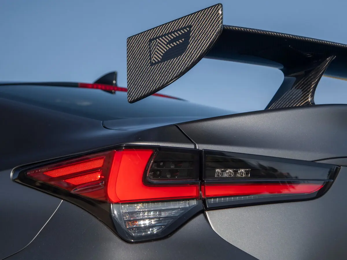 Lexus RC F I Рестайлинг Купе — 照片 11