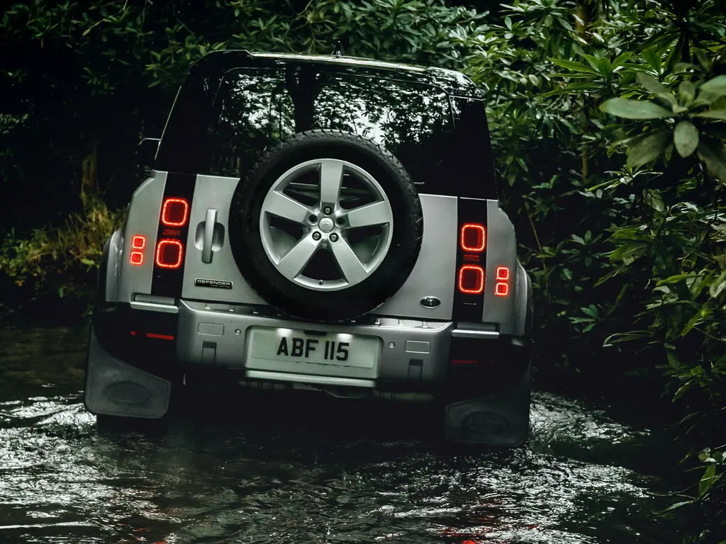 Land Rover Defender II Внедорожник 5 дв. 110 — сүрөт 4