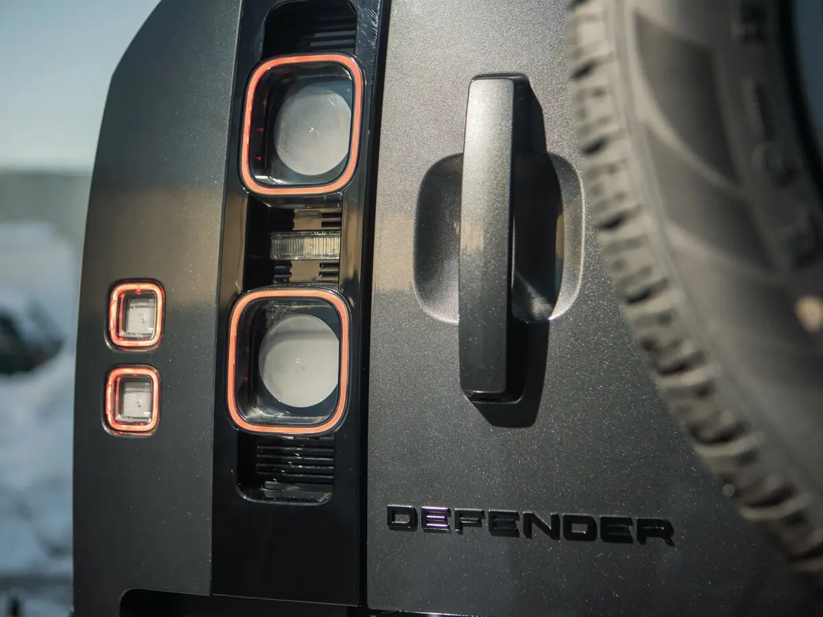 Land Rover Defender II Внедорожник 5 дв. 110 — сүрөт 28
