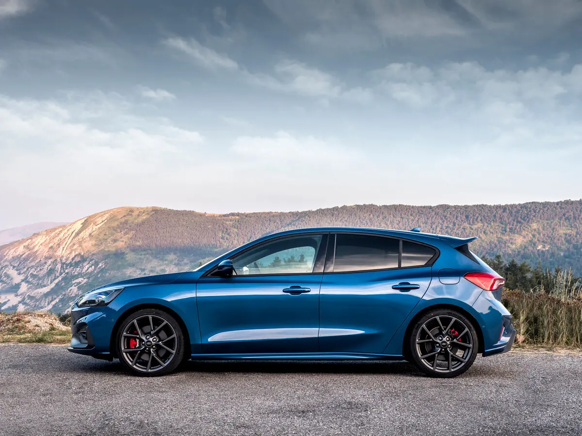 Ford Focus ST IV Хэтчбек 5 дв. — сүрөт 2