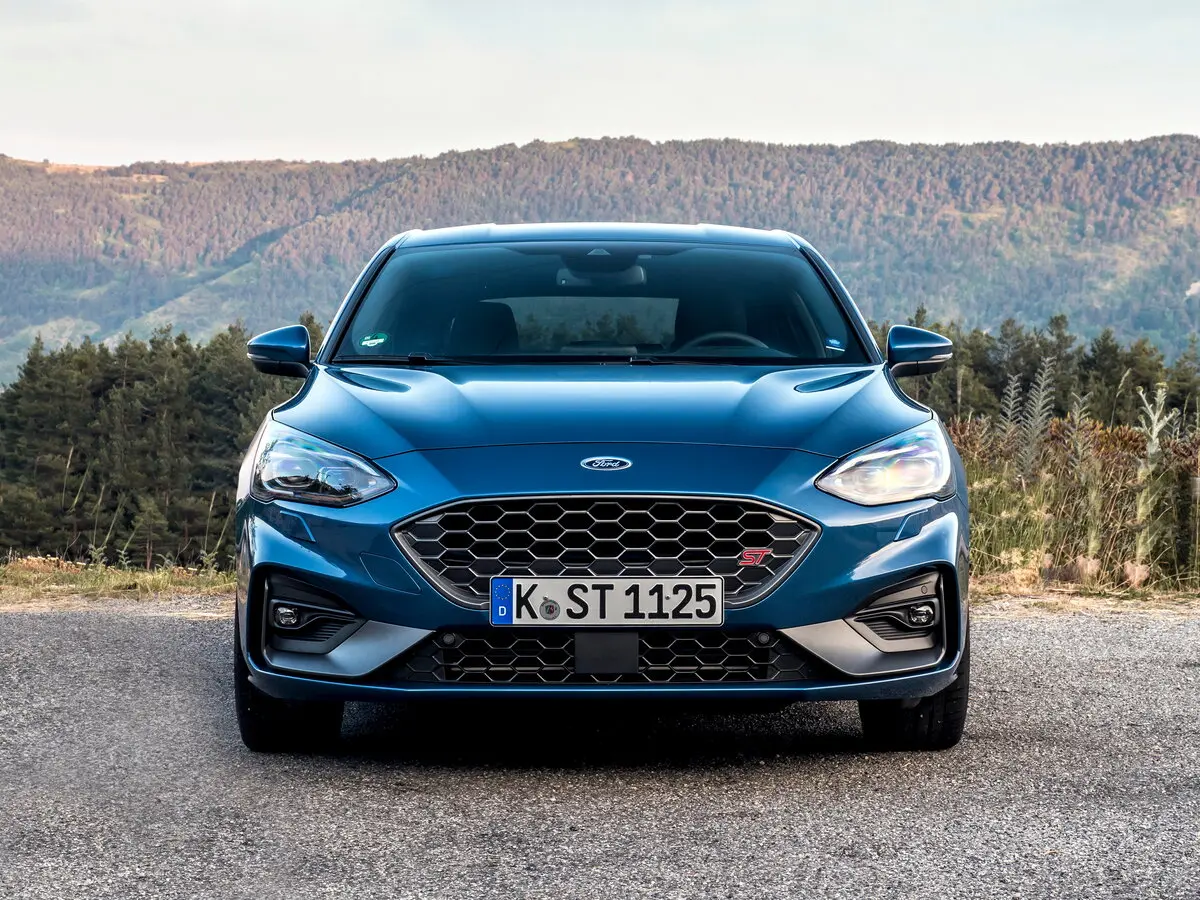 Ford Focus ST IV Хэтчбек 5 дв. — сүрөт 3
