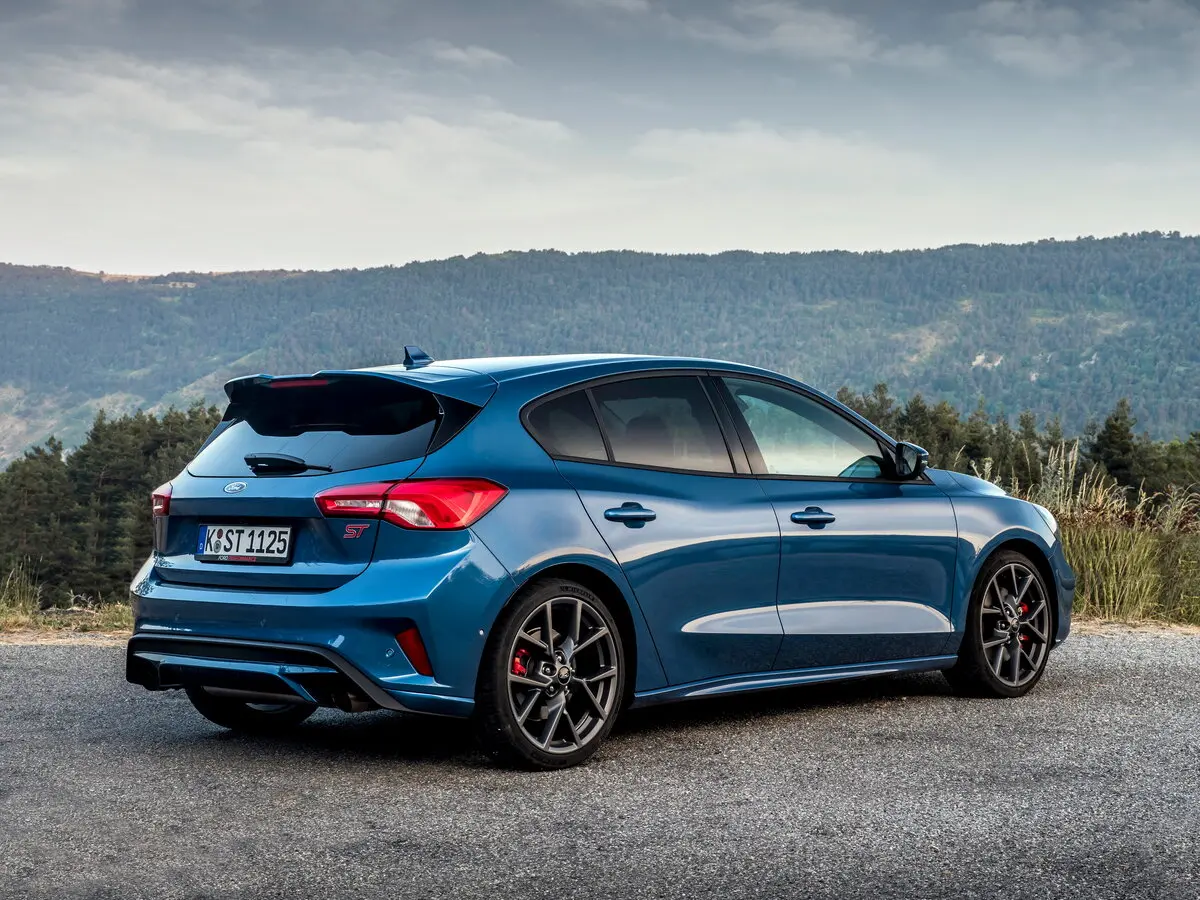 Ford Focus ST IV Хэтчбек 5 дв. — сүрөт 5