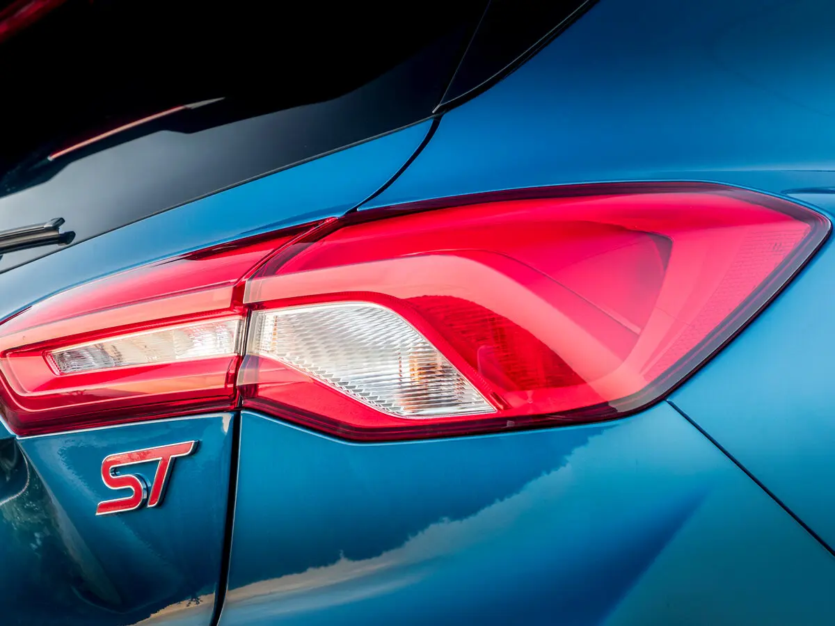 Ford Focus ST IV Хэтчбек 5 дв. — сүрөт 14