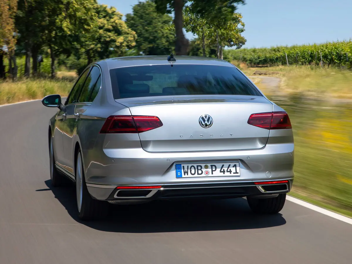 Volkswagen Passat B8 Рестайлинг Седан — фото 4