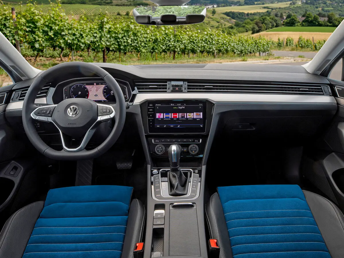 Volkswagen Passat B8 Рестайлинг Седан — фото 6