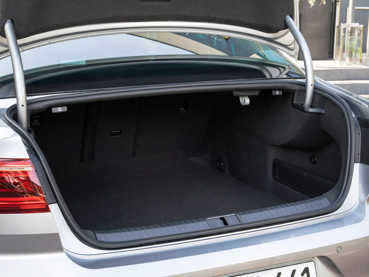 Volkswagen Passat B8 Рестайлинг Седан — фото 12