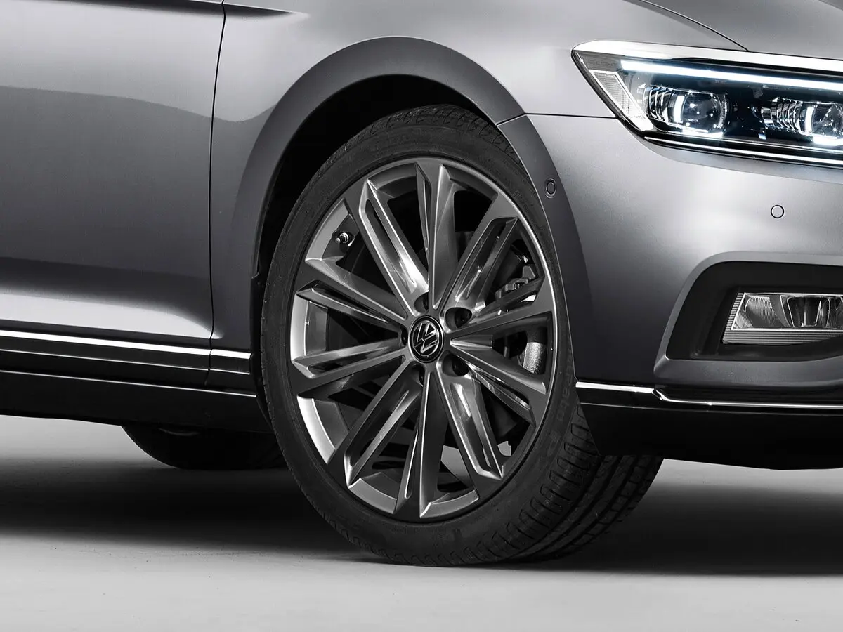 Volkswagen Passat B8 Рестайлинг Седан — фото 16