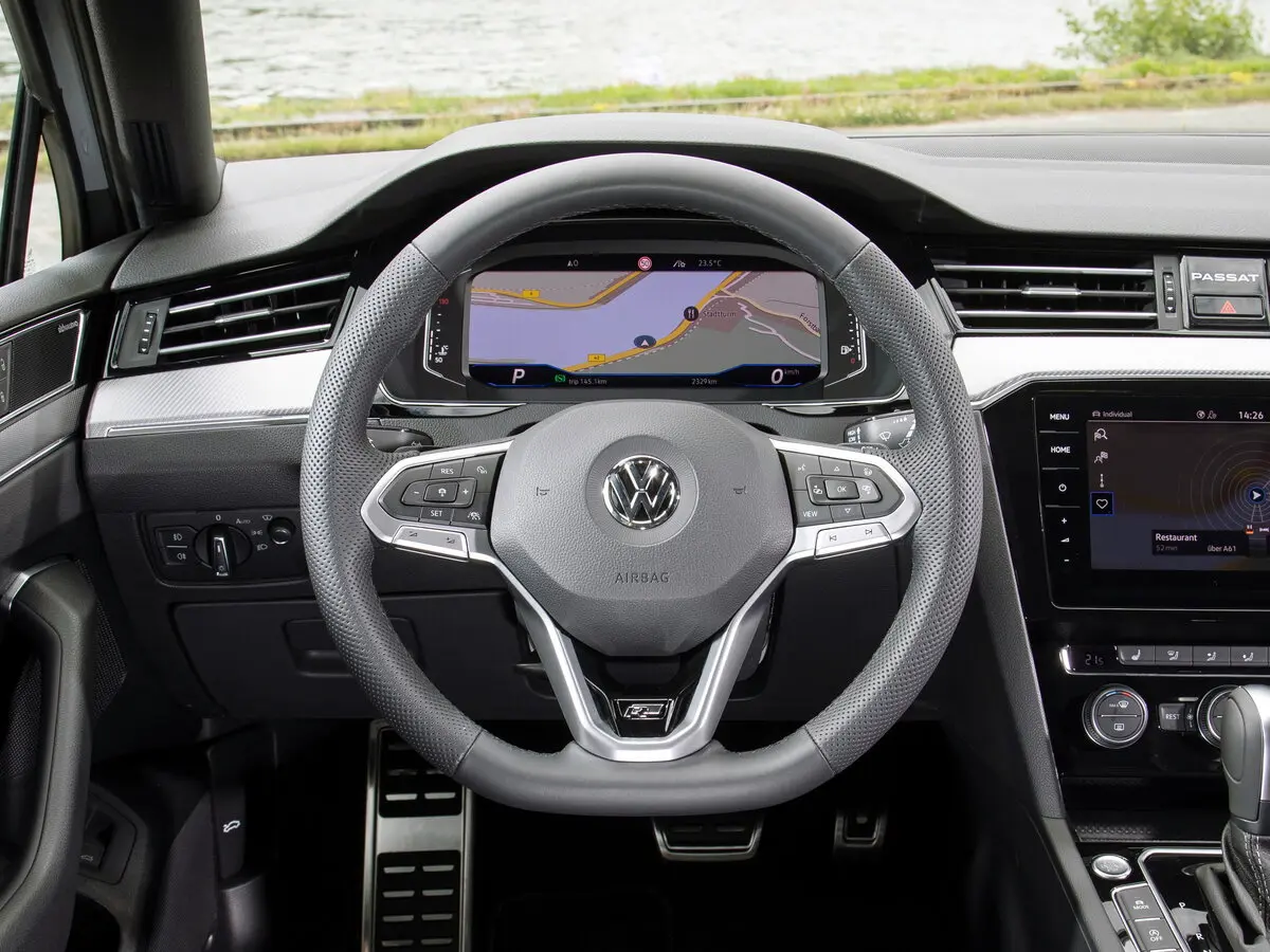 Volkswagen Passat B8 Рестайлинг Универсал 5 дв. — фото 10