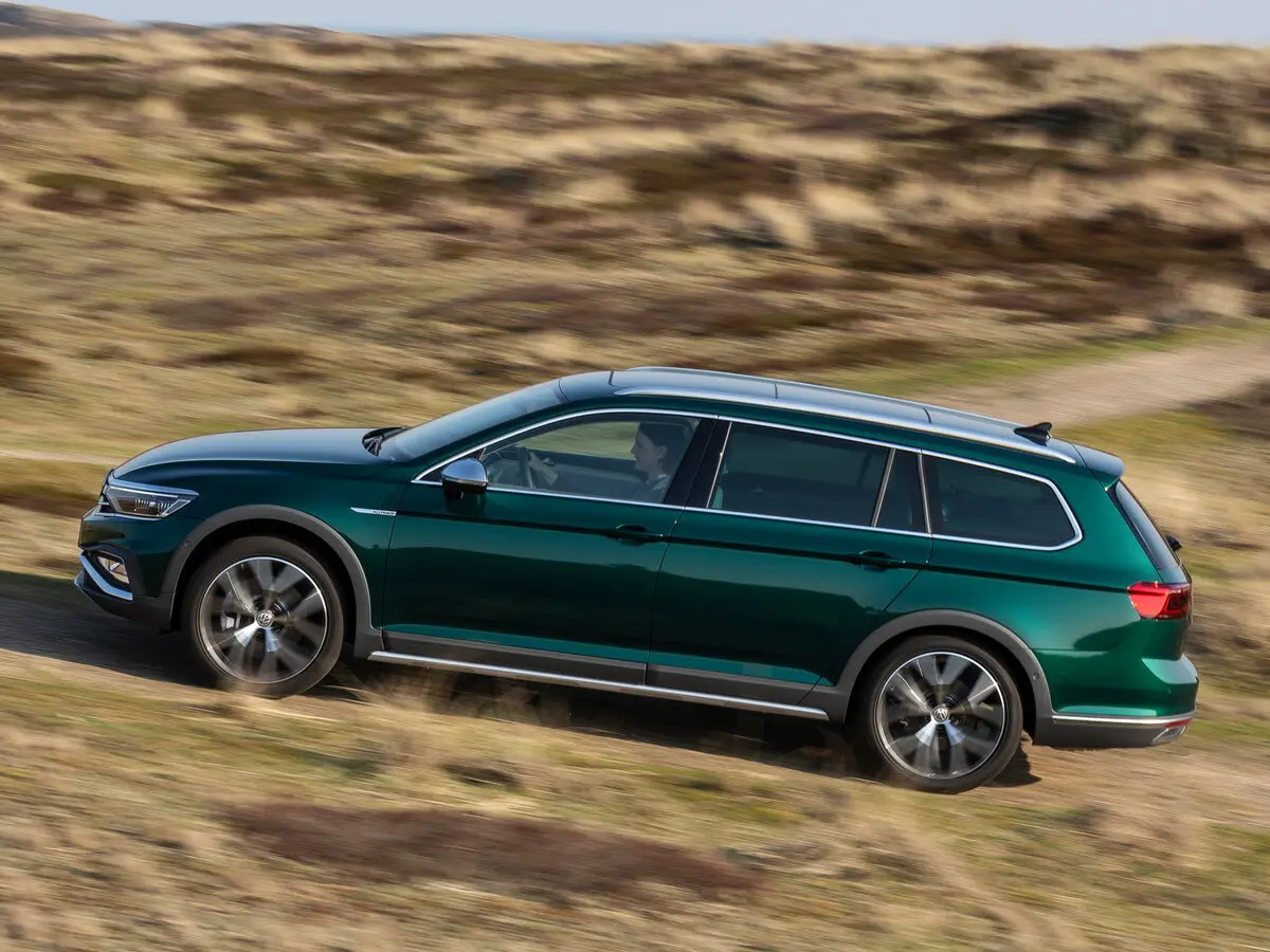 Volkswagen Passat B8 Рестайлинг Универсал 5 дв. Alltrack — фото 2