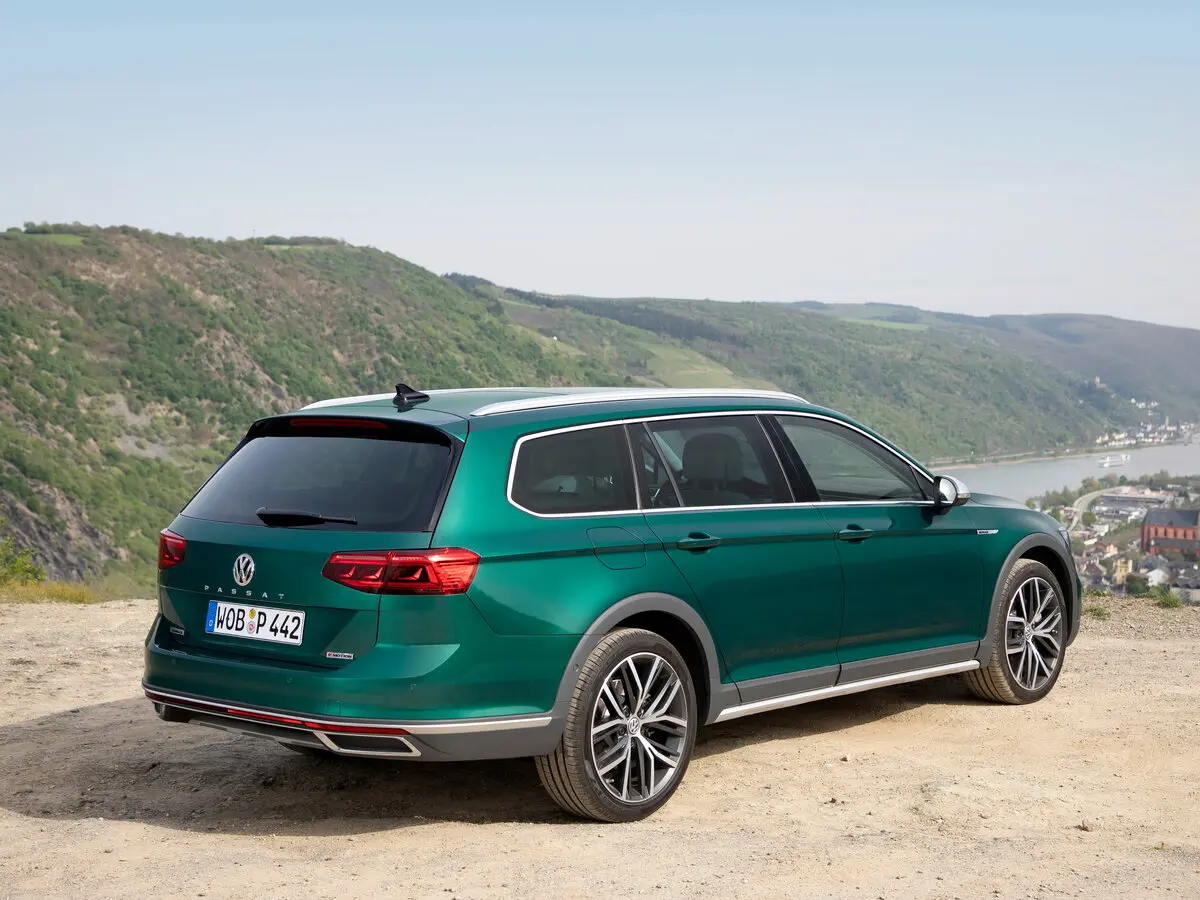 Volkswagen Passat B8 Рестайлинг Универсал 5 дв. Alltrack — фото 5