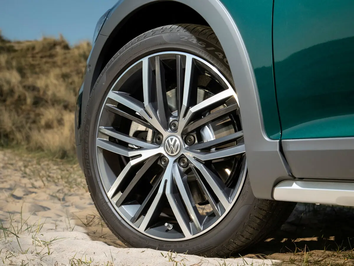 Volkswagen Passat B8 Рестайлинг Универсал 5 дв. Alltrack — фото 16