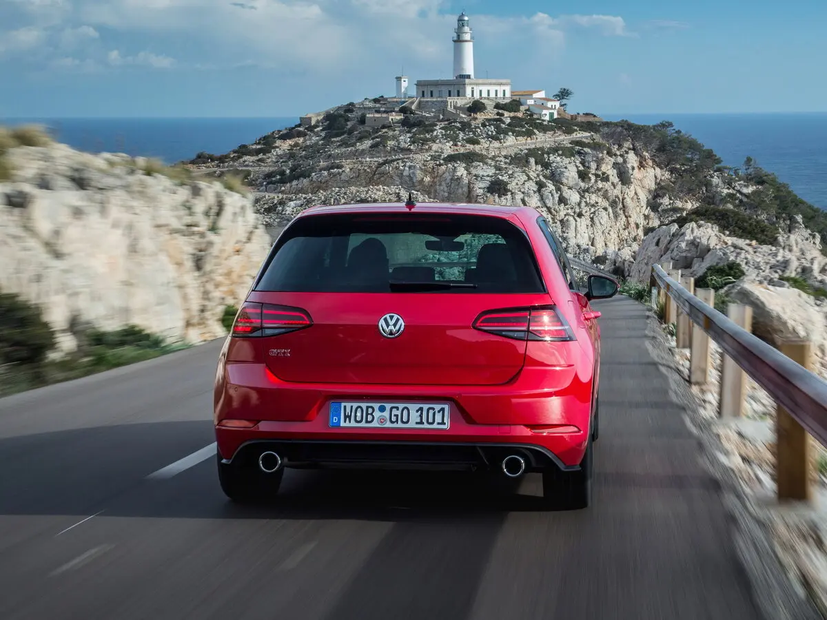 Volkswagen Golf GTI VII Рестайлинг Хэтчбек 5 дв. — сүрөт 4