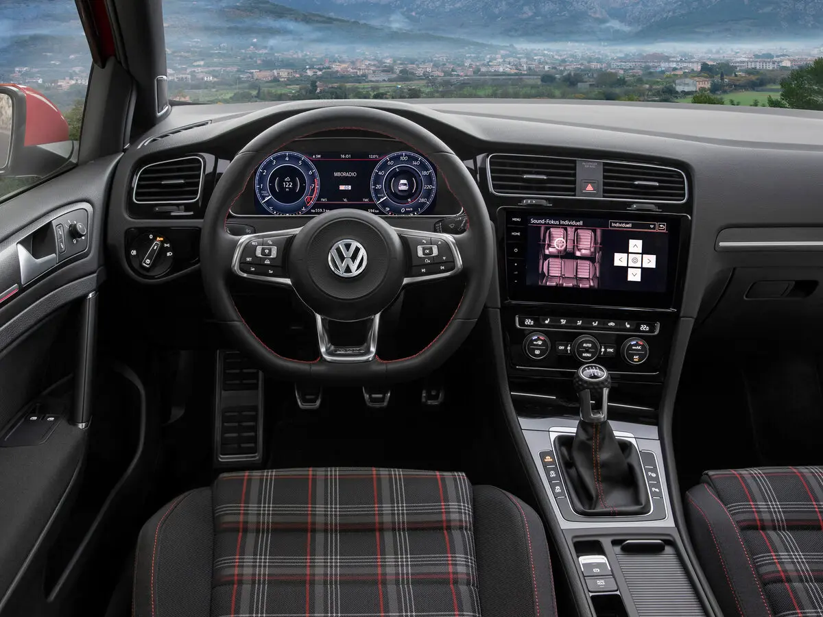 Volkswagen Golf GTI VII Рестайлинг Хэтчбек 5 дв. — сүрөт 6