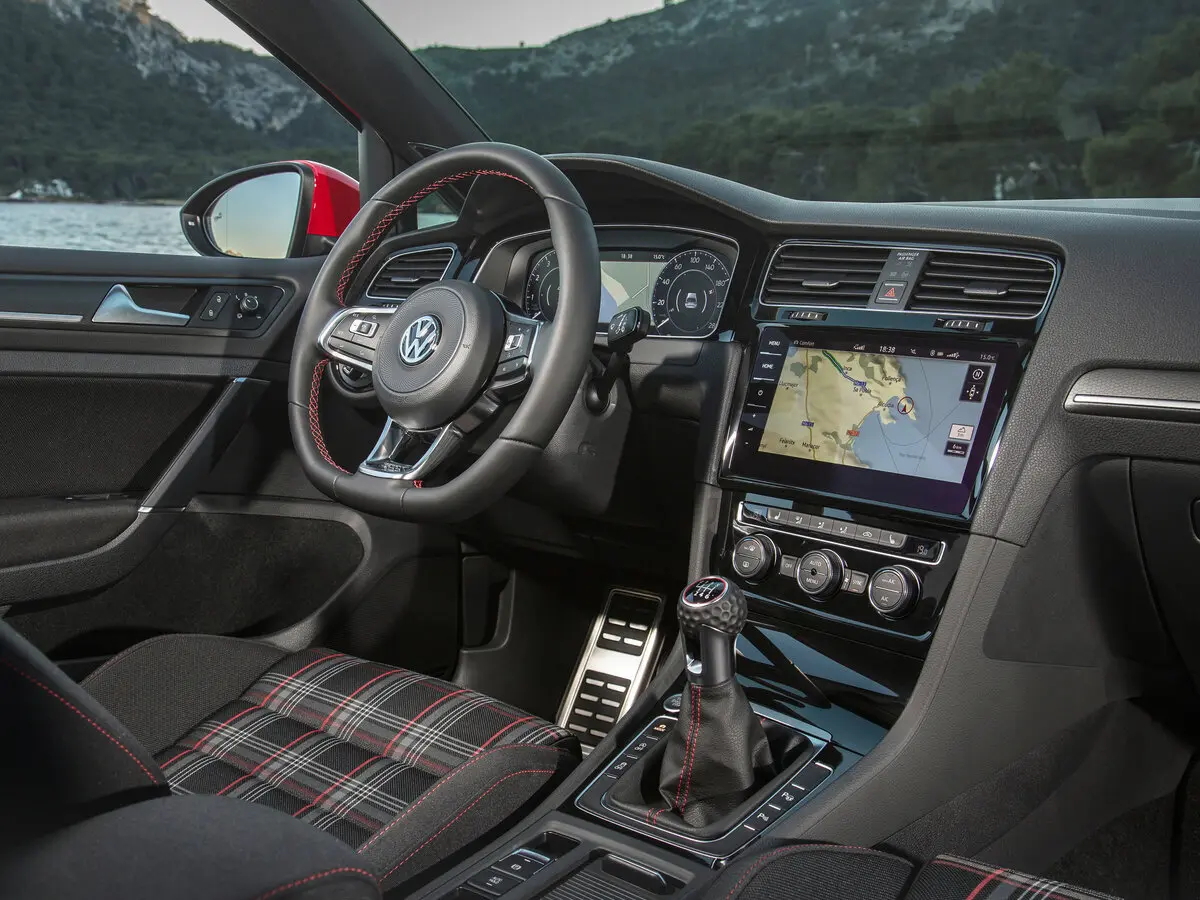 Volkswagen Golf GTI VII Рестайлинг Хэтчбек 5 дв. — сүрөт 7
