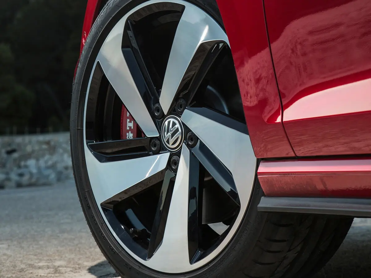 Volkswagen Golf GTI VII Рестайлинг Хэтчбек 5 дв. — сүрөт 16